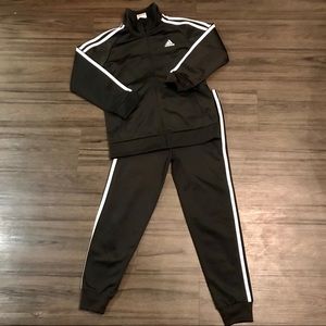 Little boys Adidas black track suit size 7 EUC